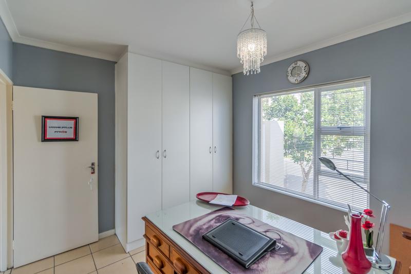 2 Bedroom Property for Sale in Somerset West Western Cape